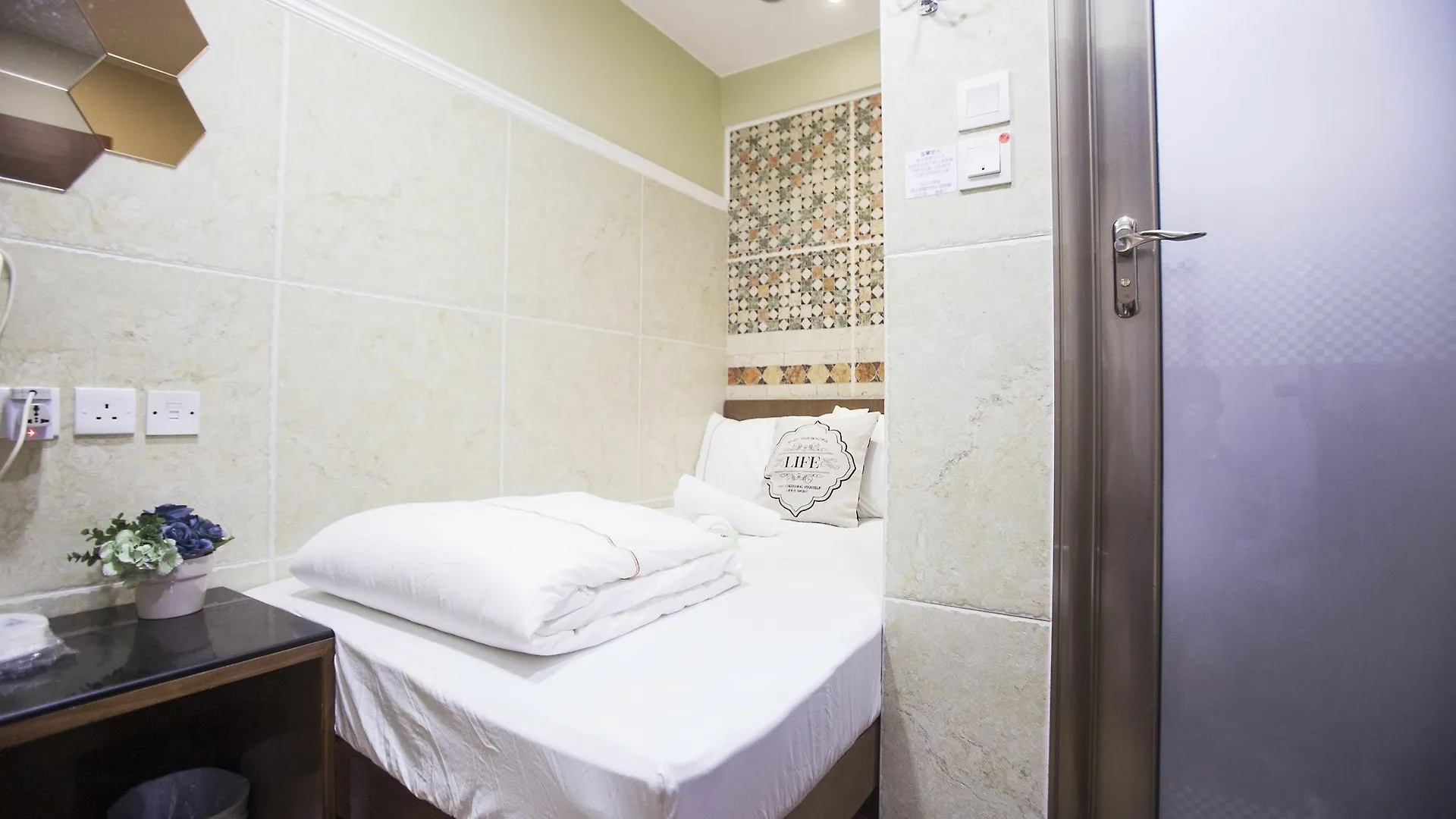 Happy Peach Guest House Kowloon  Kowloon (Hong Kong)